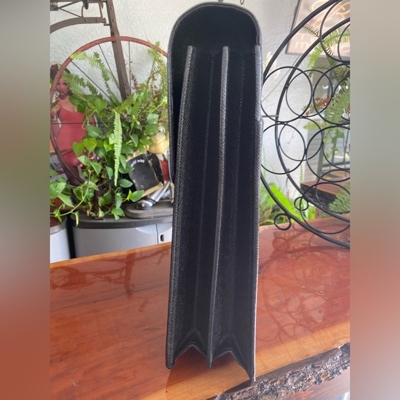 Louis Vuitton Robusto Taiga Leather Unisex Briefcase/Document/Laptop Bag - Picture 4 of 15